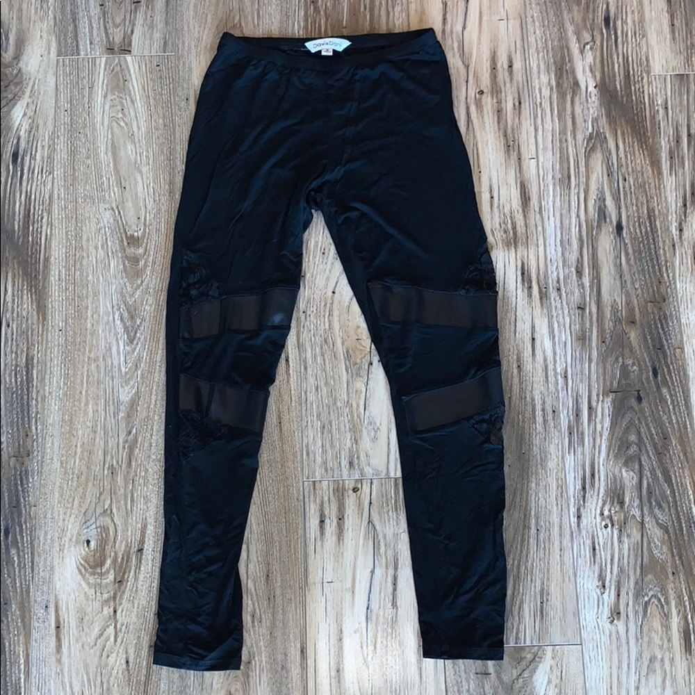 Davi & Dani faux leather & lace panel leggings